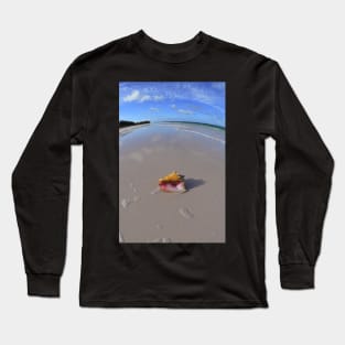 Conch Shell On The Beach in the Bahamas Long Sleeve T-Shirt